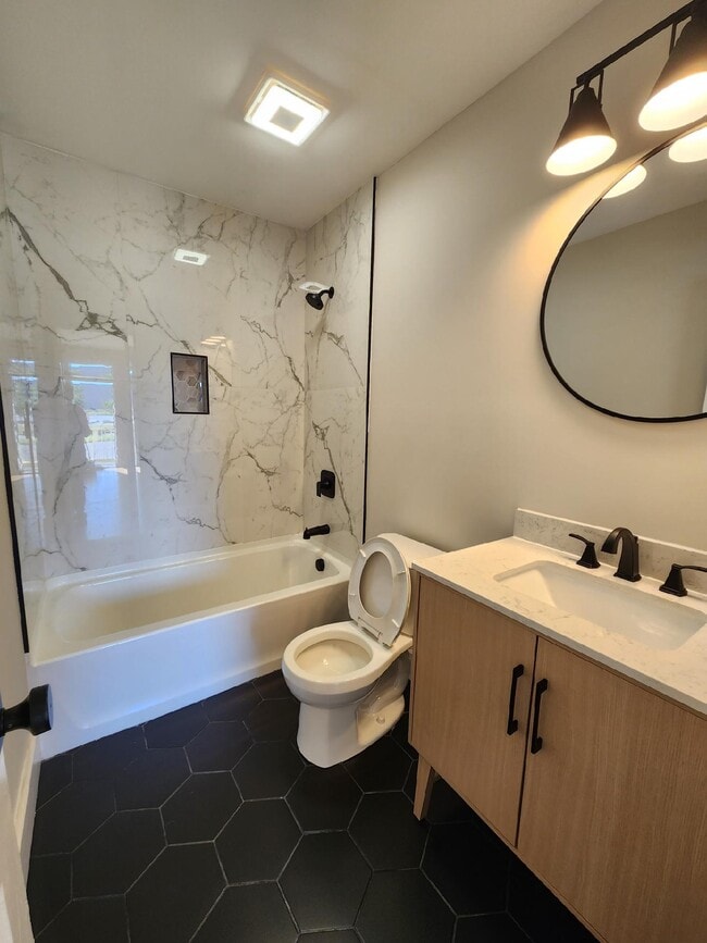 Photo - 2311 Bull St