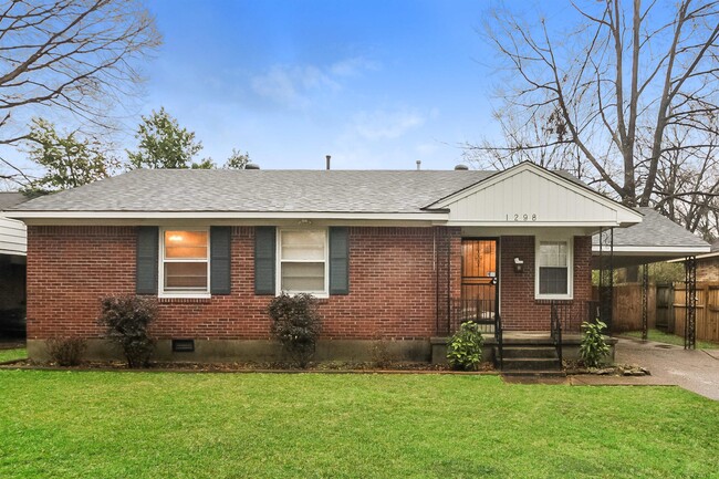Photo - 1298 Wedgewood St House
