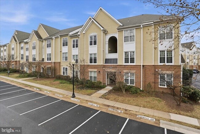 Building Photo - 12905 Alton Square Unit 302