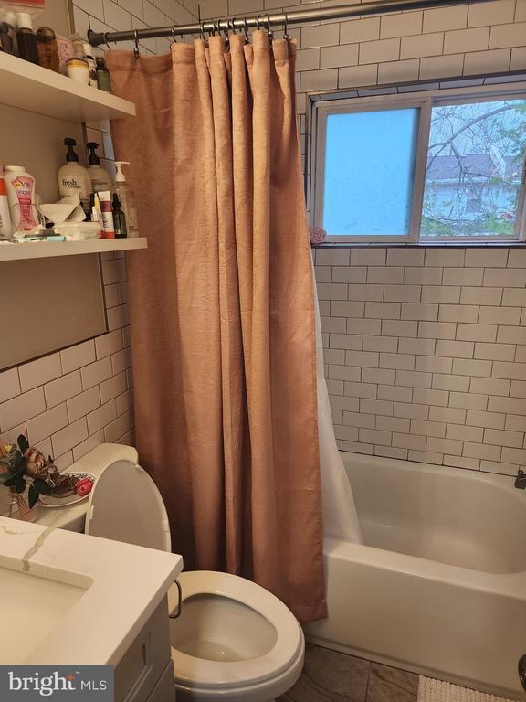 Photo - 110 N College Dr