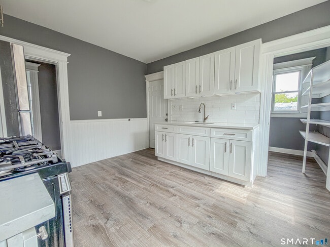 Photo - 15 Elmwood Ave Unit 3