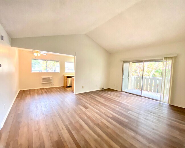 Photo - 960 E Bonita Ave