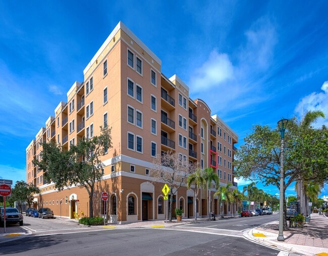Building Photo - 511 Lucerne Ave Unit 418 Rental