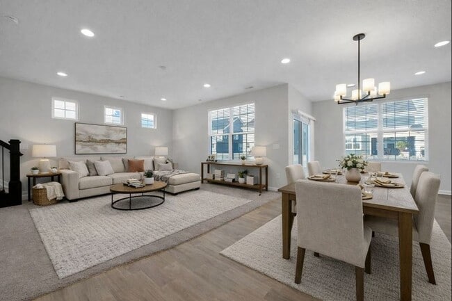 Building Photo - High End-New Build 5 Bed Home Plain City