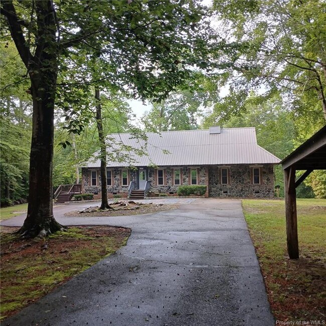 Photo - 9050 Higgins Rd