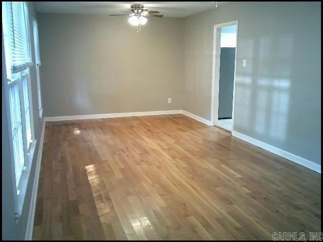 Photo - 303 Brookside Dr