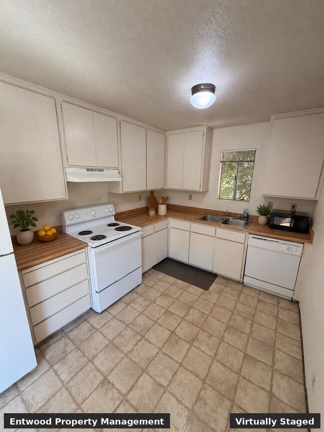 1448 Warner St Unit B