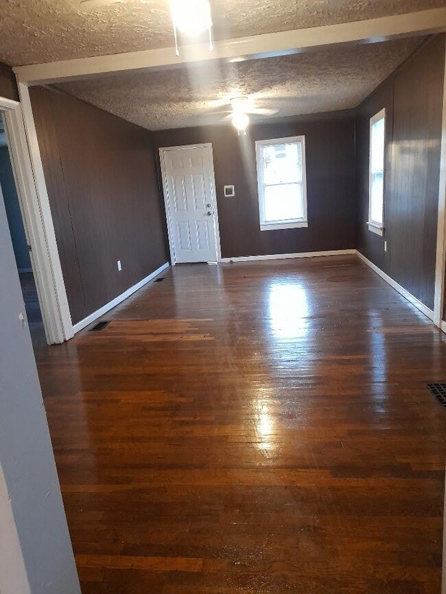 Photo - 4415 Askew Ave