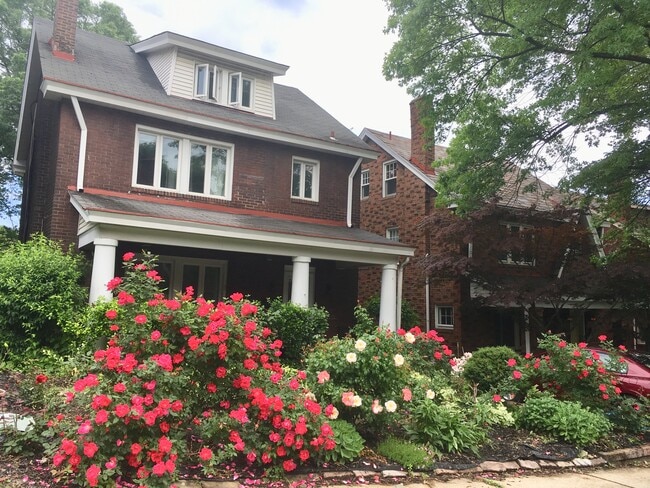 Building Photo - 5463 Fair Oaks St