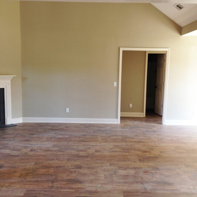 813 Maple Dr