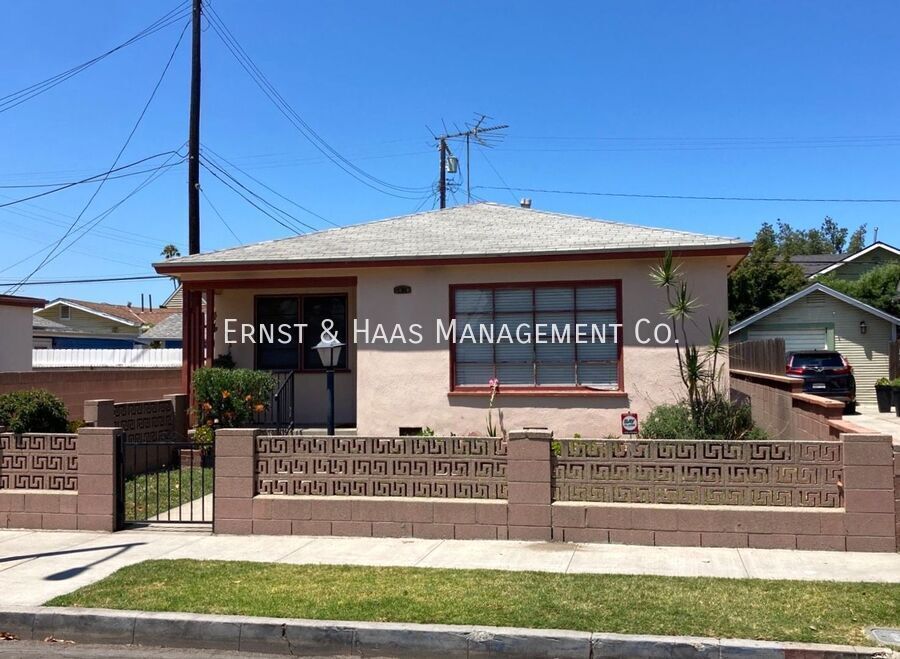 Photo - 5821 John Ave