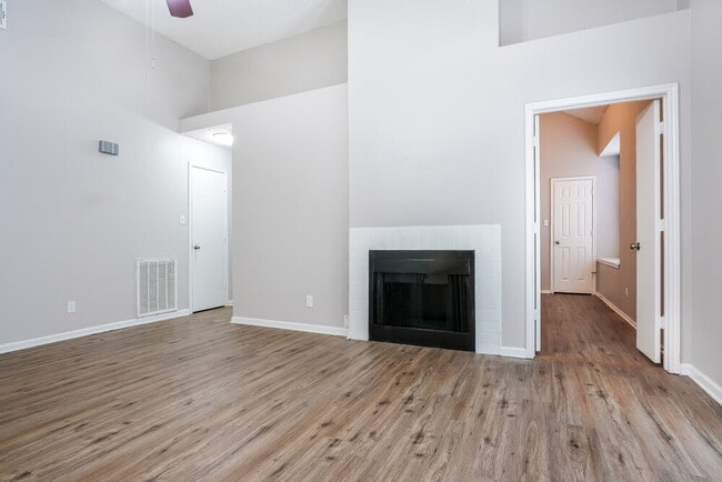 Photo - 1307 Jasmine Dr