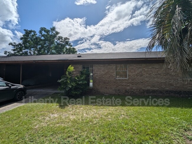 Photo - 979 Live Oak Dr