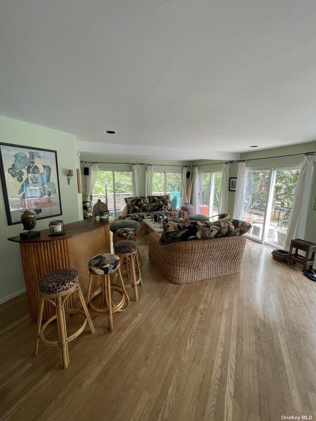 275 Wilmot Rd