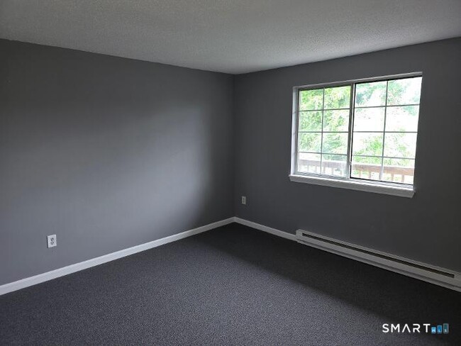 Photo - 215 Waterville St Unidad 7