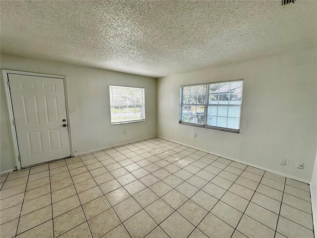 Photo - 5261 Letha St