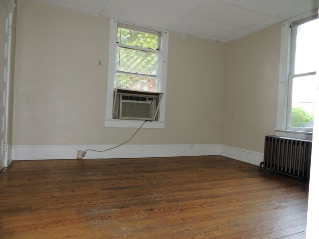 Photo - Come set up home in this one bedroom apartment that is close to shopping, walking trails, medical...