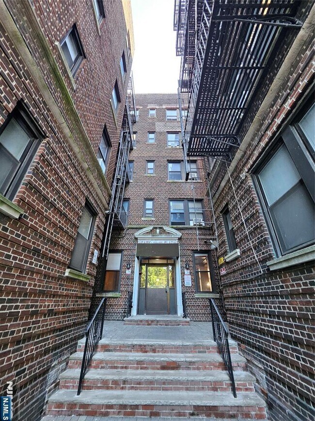 Building Photo - 435 79th St Unit 51 Rental