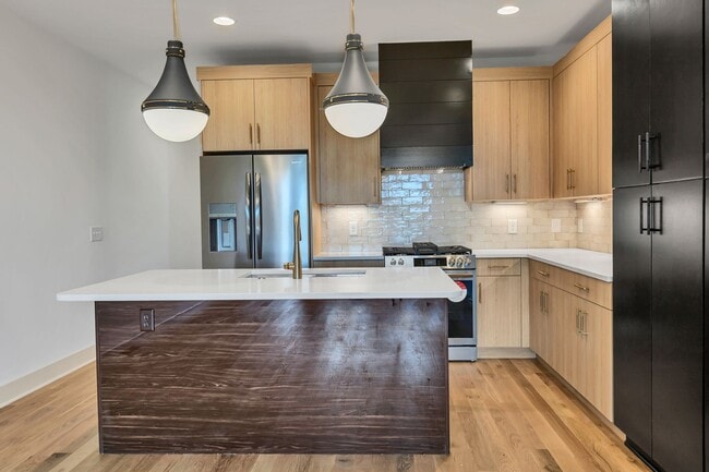 Building Photo - 660 Vernon Ave