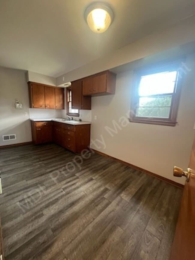 Photo - Come make this house your home!