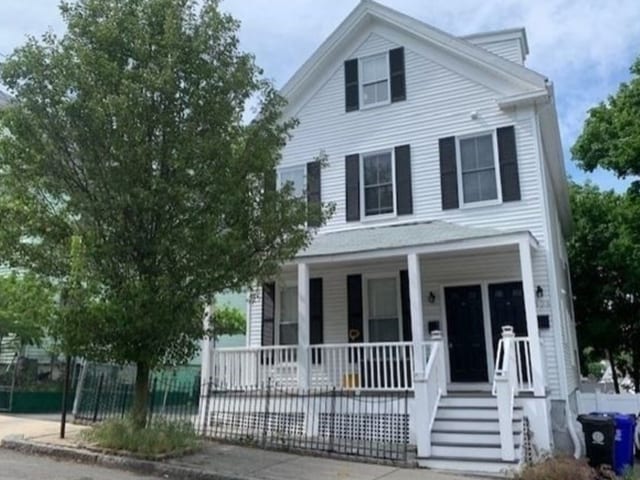 Building Photo - 323 Bainbridge St Unit 2