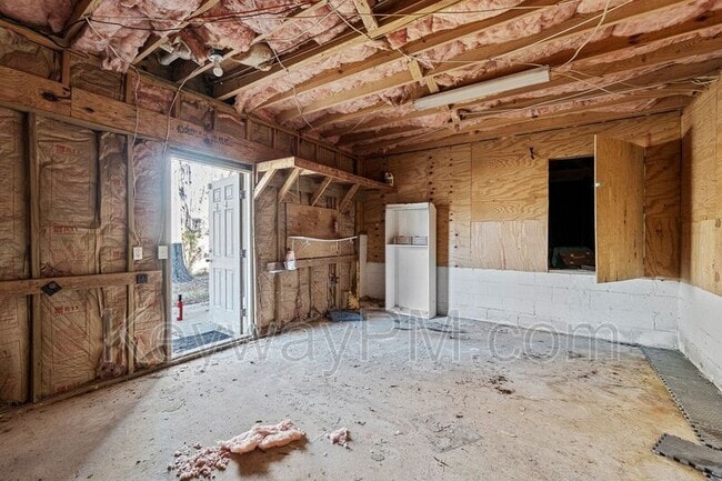 Building Photo - 808 Tyler Woods Dr