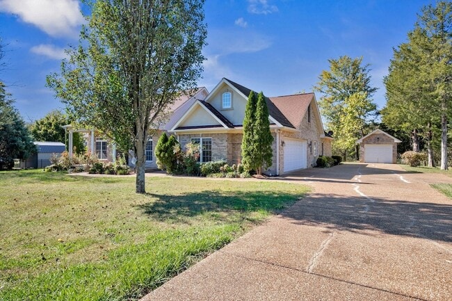 Photo - 614 Greene Dr