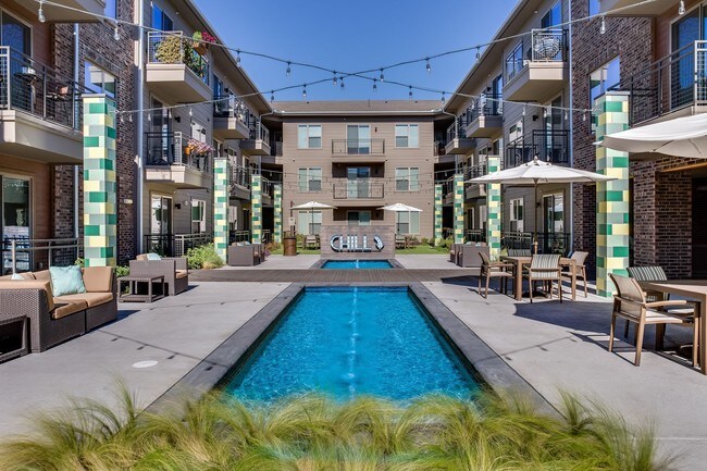 Cortland Good Latimer Apartments For Rent in Dallas, TX