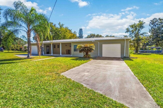 Building Photo - Charming 2BR/2BA Waterfront Home for Rent ...