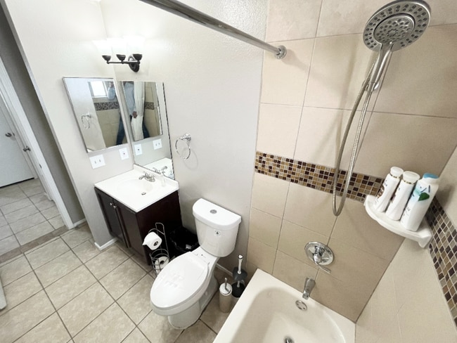 Photo - 429 Longtree Ave