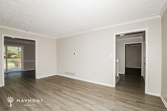 Photo - 801 N Peterman Rd