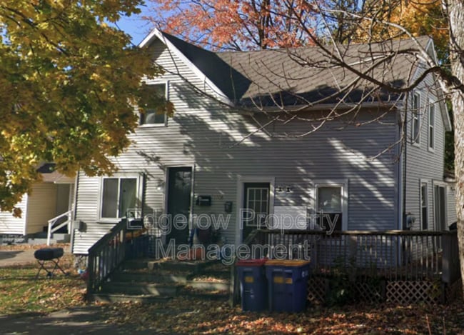 Building Photo - 1009 Quarry Ave NW Unit Apt 1 (South Side)