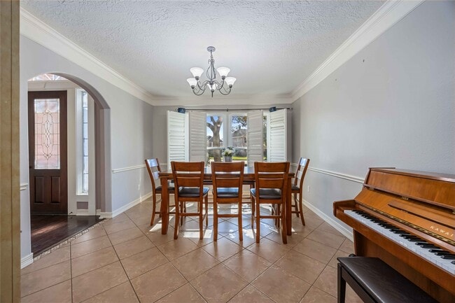 Photo - 1402 Chaparral Crossing