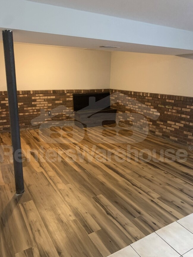 Photo - 937 Dumbarton Rd