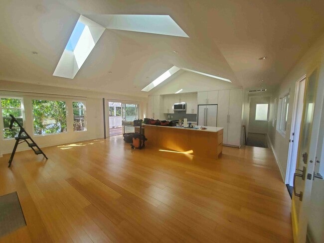 Photo - 3623 Woodlawn Ave N