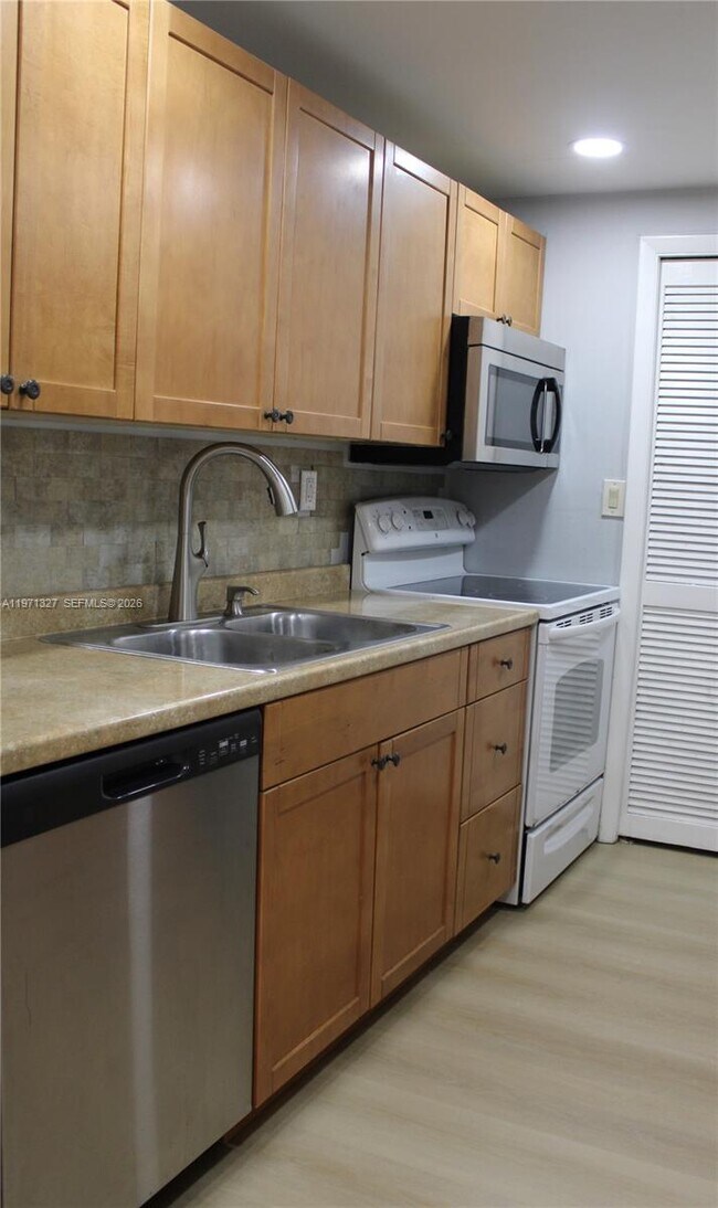 Photo - 210 Lakeview Dr Unit 306