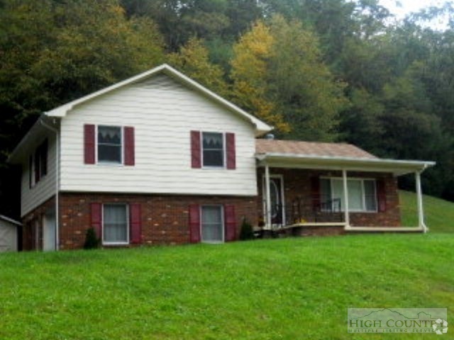 Building Photo - 3/2.5 Spacious Split Level in Lansing Rental