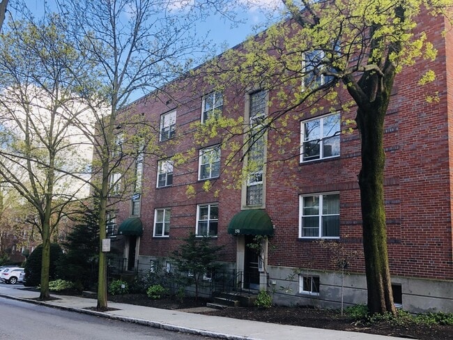 Building Photo - 150 Beaconsfield Rd Unit 6