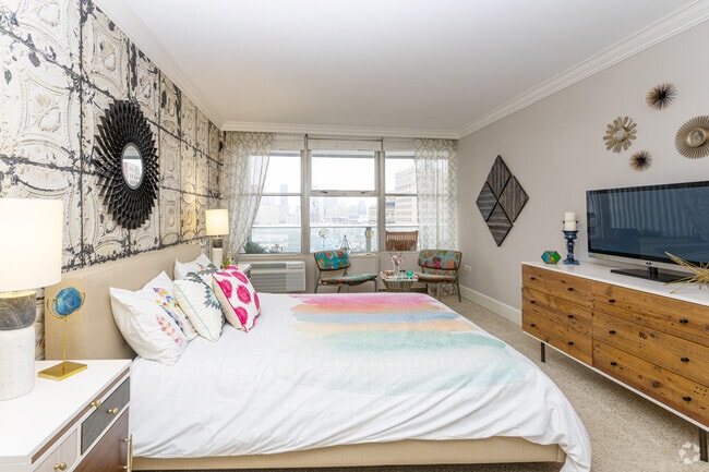 2BR, 2BA - 1,120 SF - Bedroom