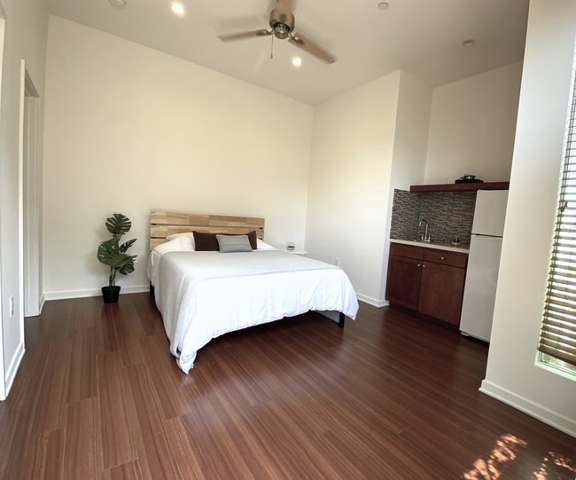 Building Photo - 11229 Greenlawn Ave Unit J Rental