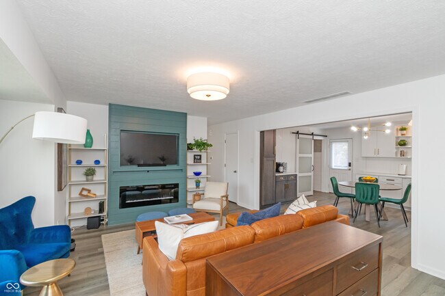 Photo - 110 1st St SE