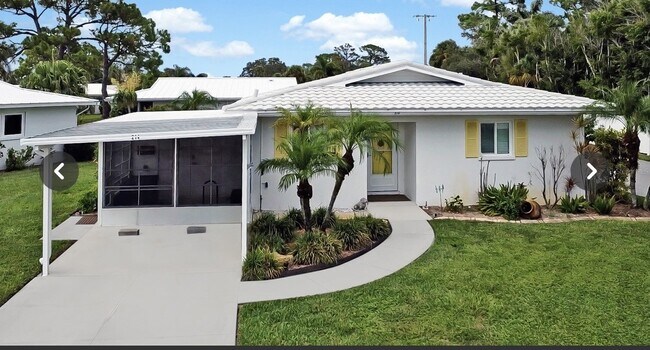 214 Fair Winds Dr