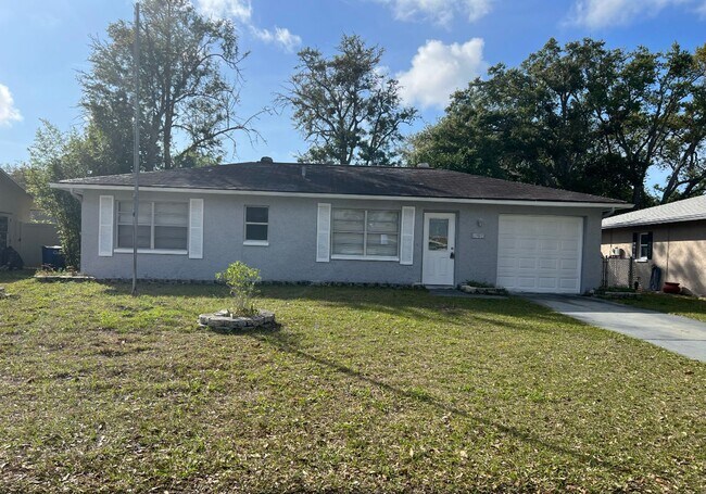 NEWLY UPDATED 2/1 HOME! - NEWLY UPDATED 2/1 HOME!