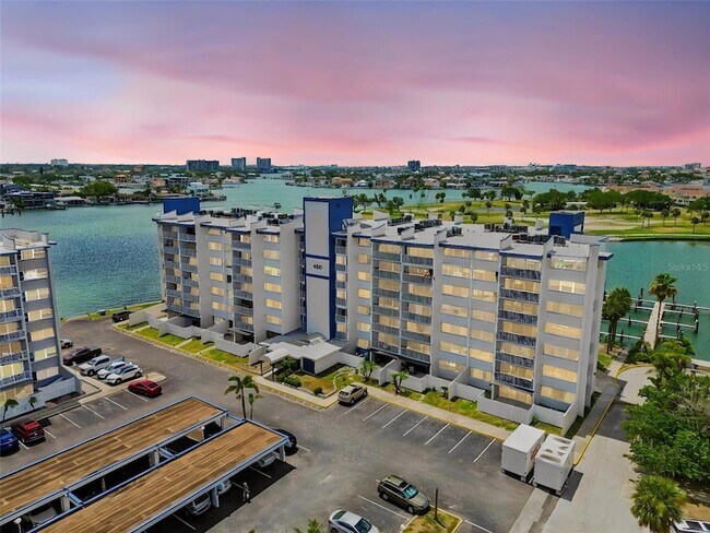 Building Photo - 450 Treasure Island Causeway Unit 106