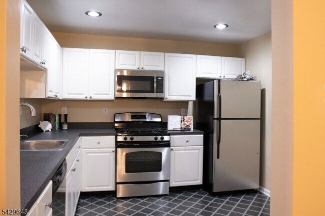 Photo - 50 Pine St Unit N
