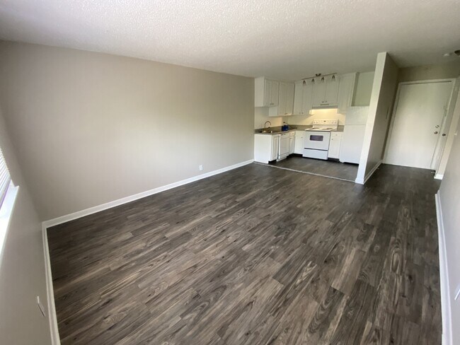 LIVING ROOM/KITCHEN