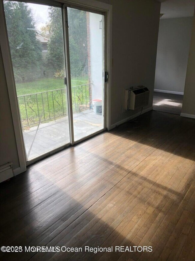 Photo - 735 Greens Ave Unit 18A