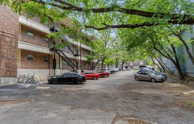 Building Photo - 2100 San Gabriel St Unit 202 Rental