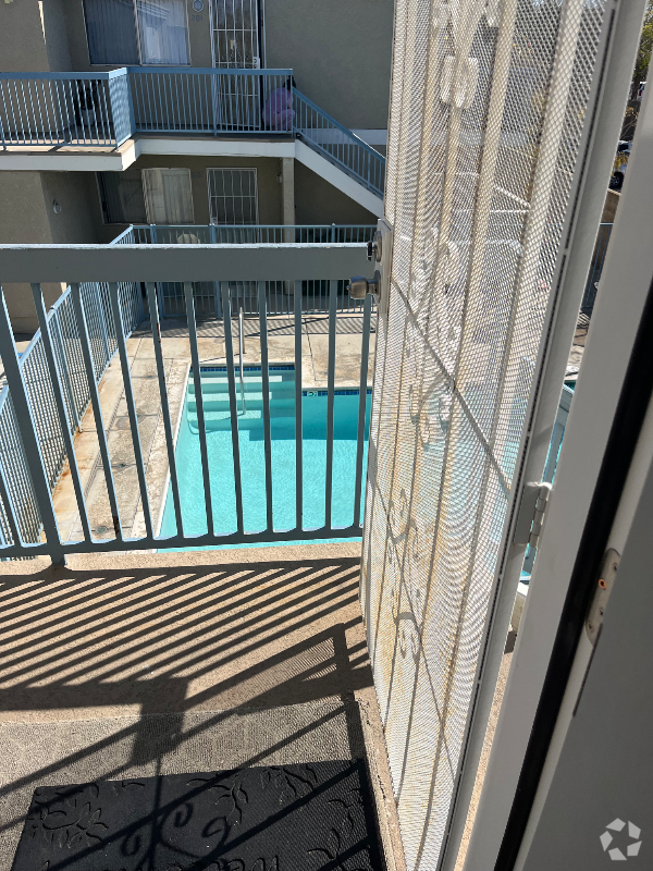 Building Photo - 1530 Placentia Ave Unit 1530 Placentia Ave Rental