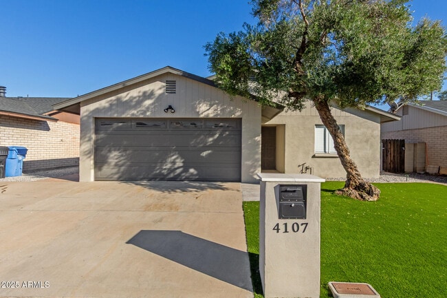 Building Photo - 4107 N 106th Ave